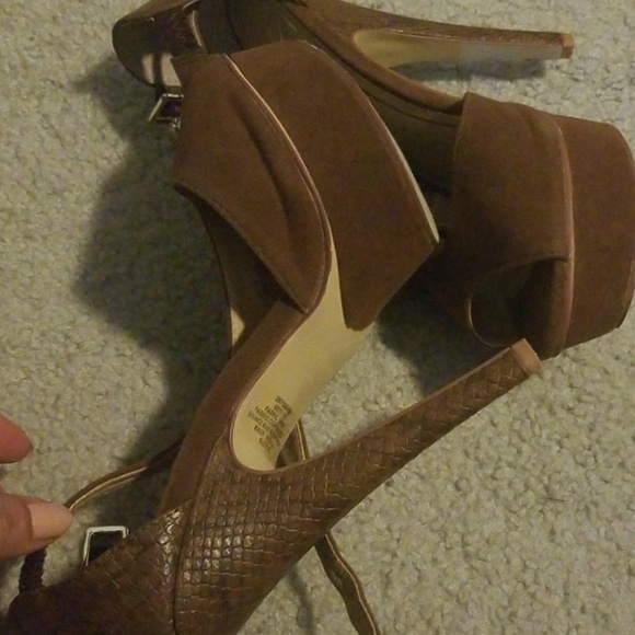 Shoes - Picture 3 of 3